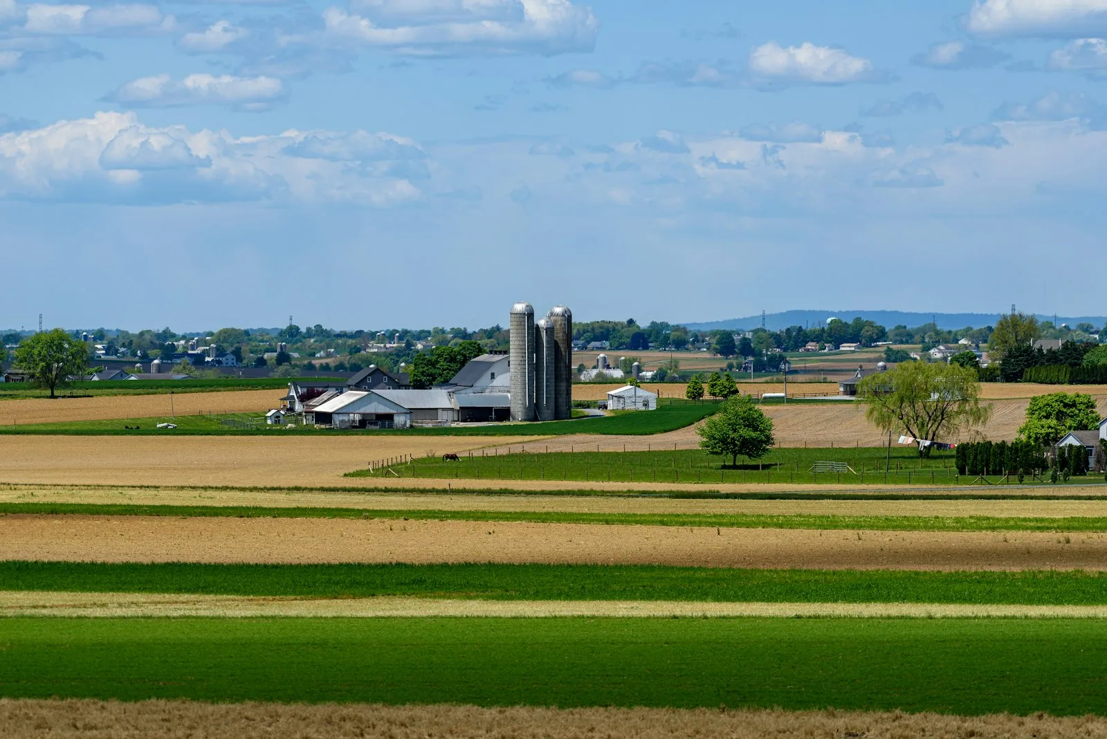 Stockage à la ferme : silos et bâtiments, le terrain de jeu de Javelot.